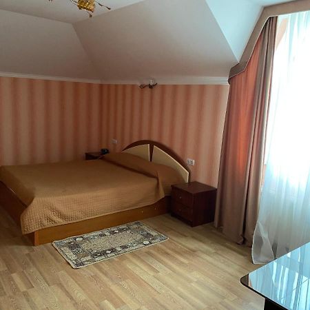 Гостинний Маєток Hotel Myla Bagian luar foto