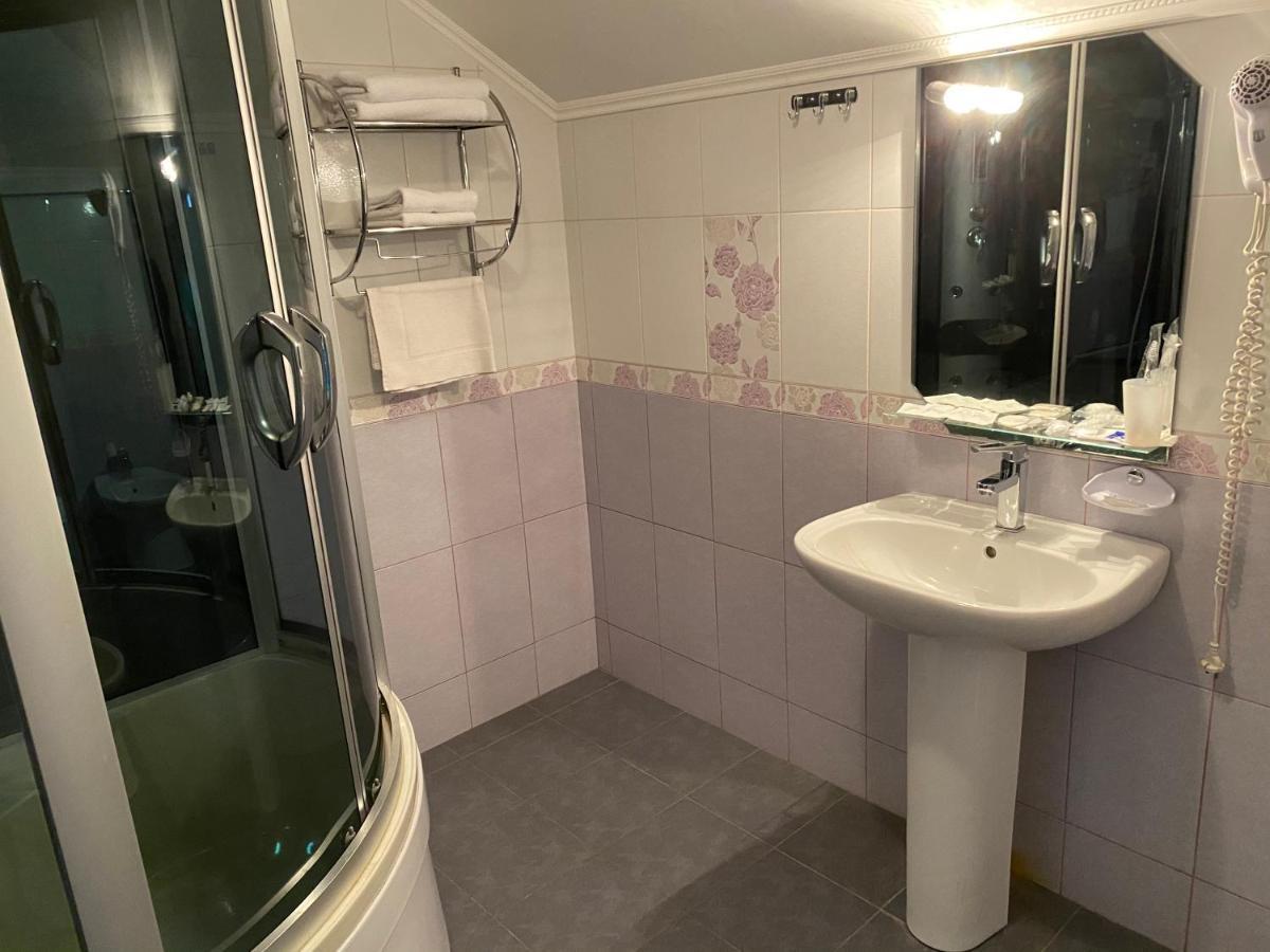 Гостинний Маєток Hotel Myla Bagian luar foto